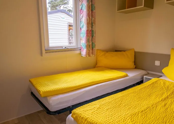 Mobilheime Am Camping *